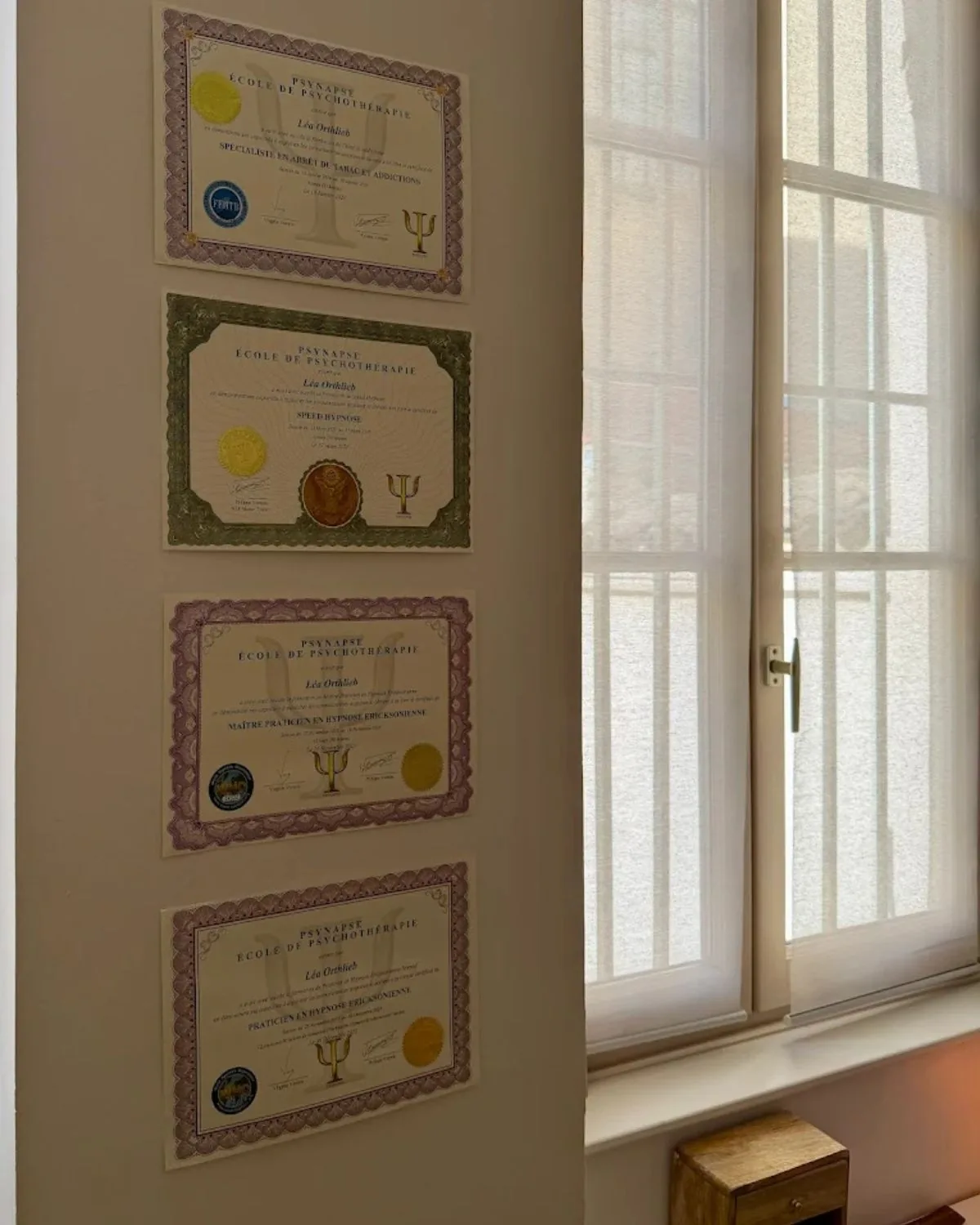 Diplômes et certifications hypnose Ericksonienne de Léa Orthlieb