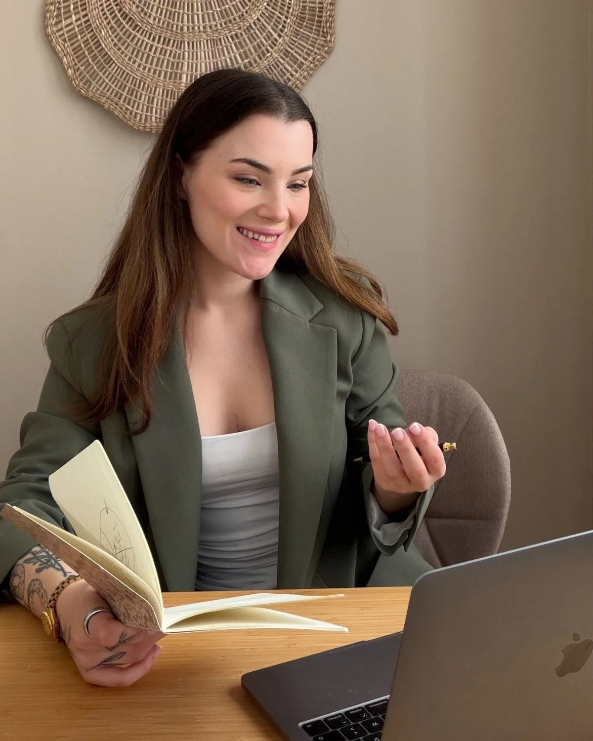 Téléconsultation hypnose à distance avec Léa Orthlieb